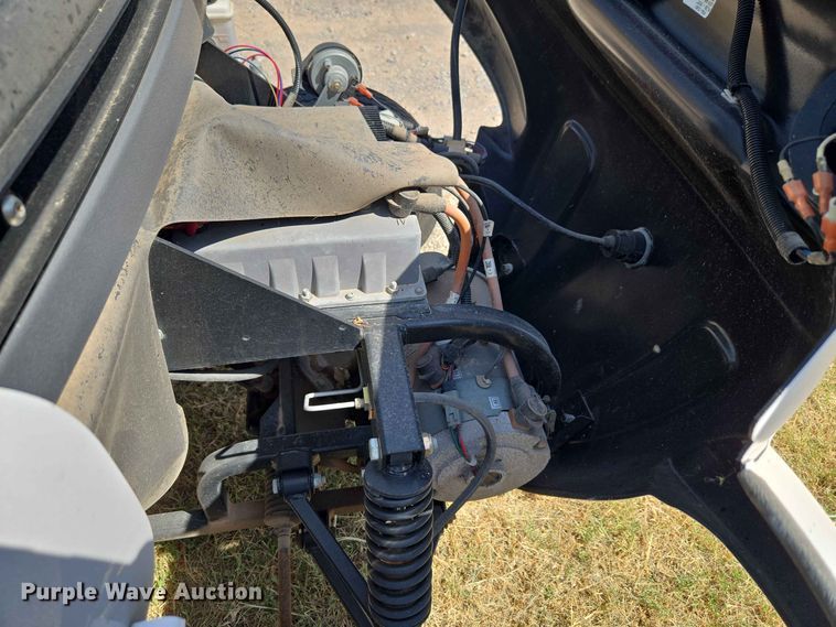 image for item EW8611 2007 GEM utility vehicle