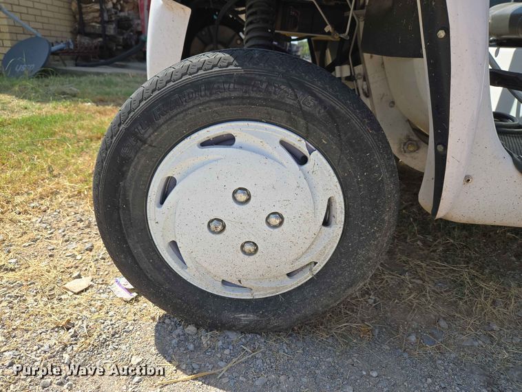 image for item EW8611 2007 GEM utility vehicle