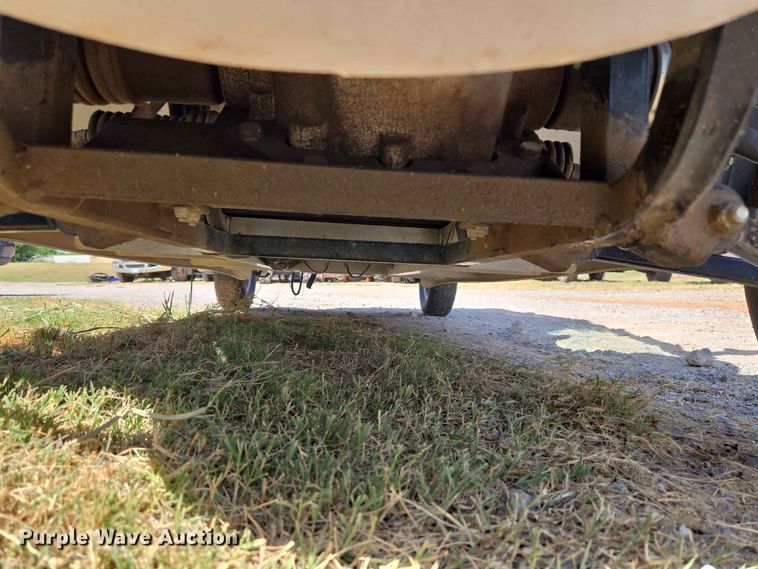 image for item EW8611 2007 GEM utility vehicle