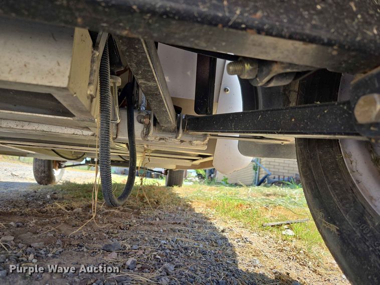 image for item EW8611 2007 GEM utility vehicle
