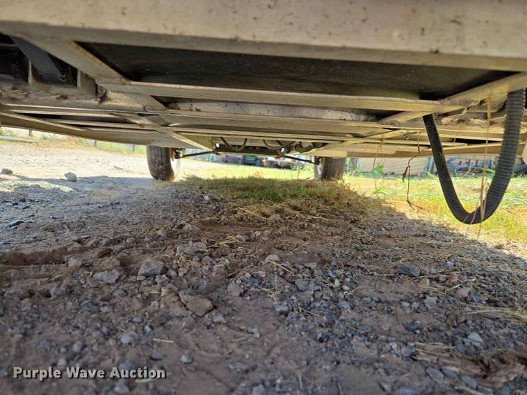 image for item EW8611 2007 GEM utility vehicle