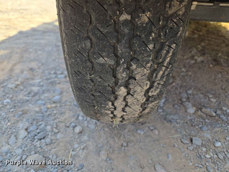 image for item EW8611 2007 GEM utility vehicle
