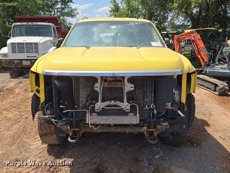 image for item EW8614 2012 Chevrolet Silverado 2500HD Ext. Cab pickup truck