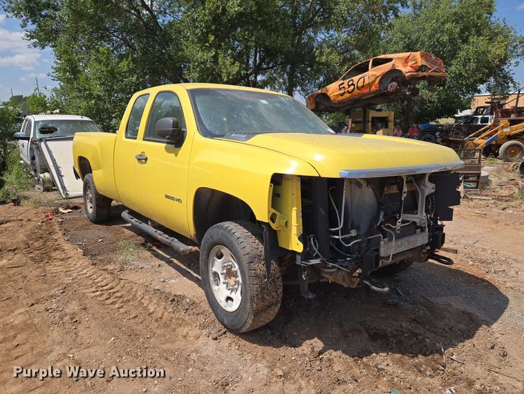 image for item EW8614 2012 Chevrolet Silverado 2500HD Ext. Cab pickup truck
