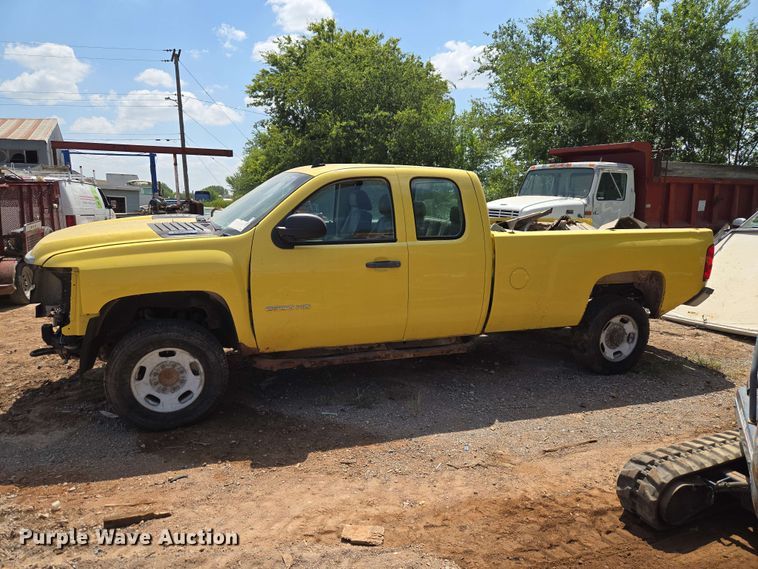 image for item EW8614 2012 Chevrolet Silverado 2500HD Ext. Cab pickup truck