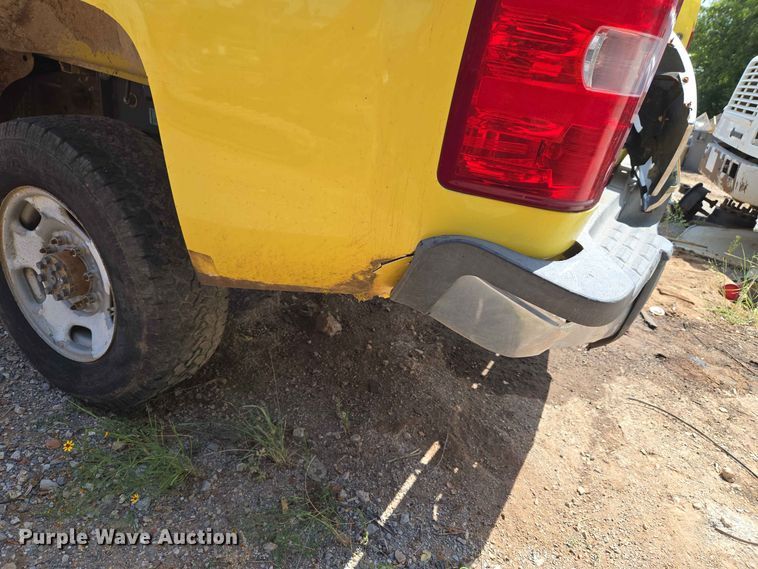 image for item EW8614 2012 Chevrolet Silverado 2500HD Ext. Cab pickup truck