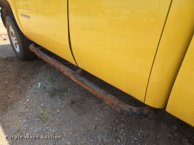 image for item EW8614 2012 Chevrolet Silverado 2500HD Ext. Cab pickup truck