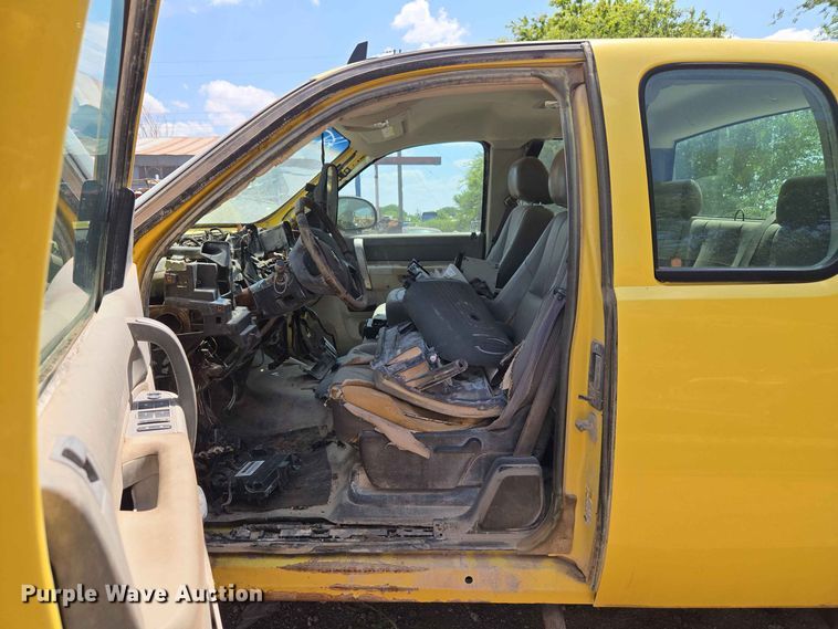 image for item EW8614 2012 Chevrolet Silverado 2500HD Ext. Cab pickup truck