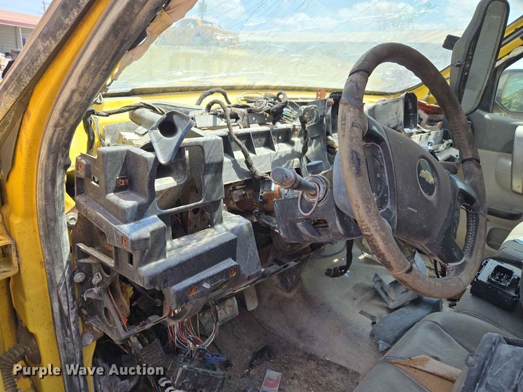 image for item EW8614 2012 Chevrolet Silverado 2500HD Ext. Cab pickup truck