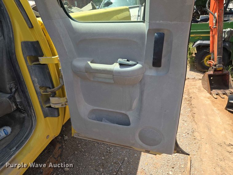 image for item EW8614 2012 Chevrolet Silverado 2500HD Ext. Cab pickup truck