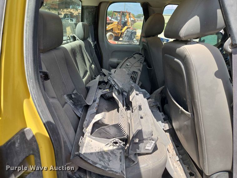image for item EW8614 2012 Chevrolet Silverado 2500HD Ext. Cab pickup truck