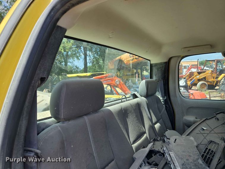 image for item EW8614 2012 Chevrolet Silverado 2500HD Ext. Cab pickup truck