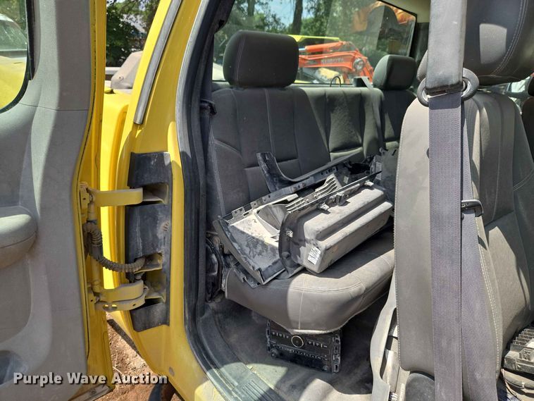 image for item EW8614 2012 Chevrolet Silverado 2500HD Ext. Cab pickup truck