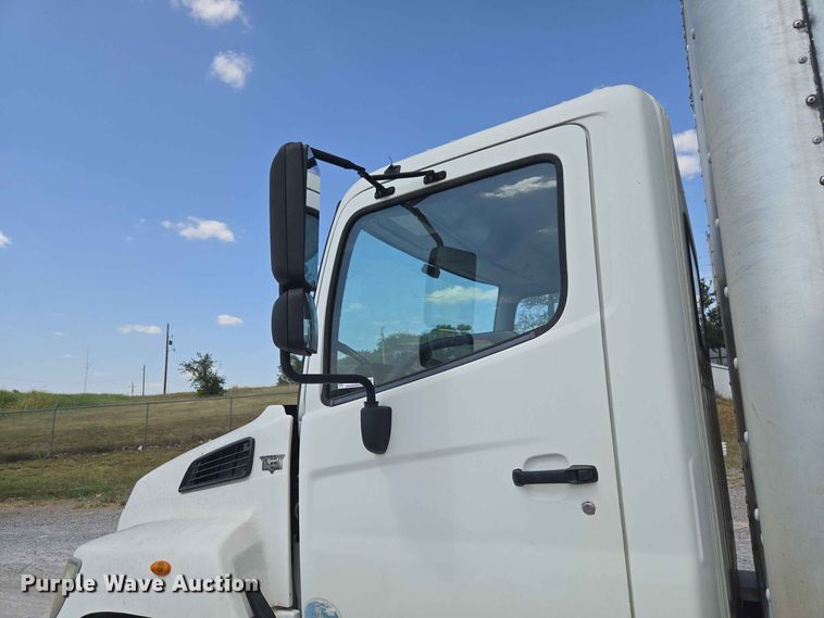 image for item EW8616 2010 Hino 268 box truck
