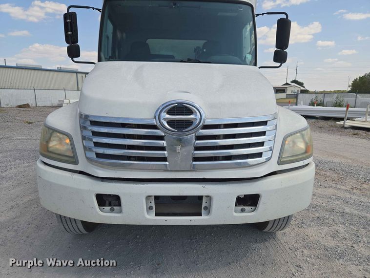 image for item EW8616 2010 Hino 268 box truck