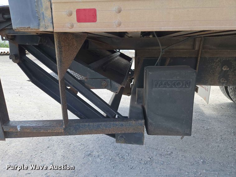 image for item EW8616 2010 Hino 268 box truck