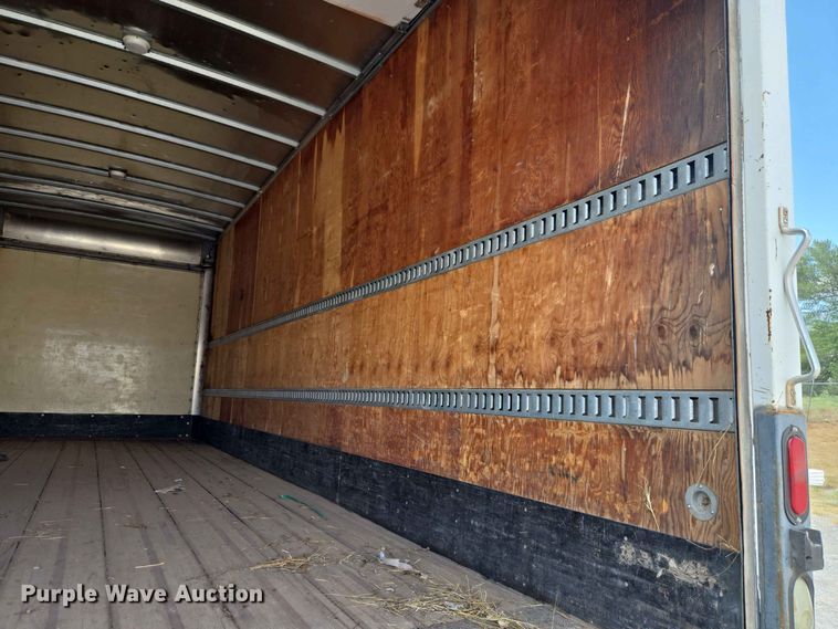 image for item EW8616 2010 Hino 268 box truck