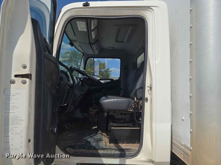 image for item EW8616 2010 Hino 268 box truck