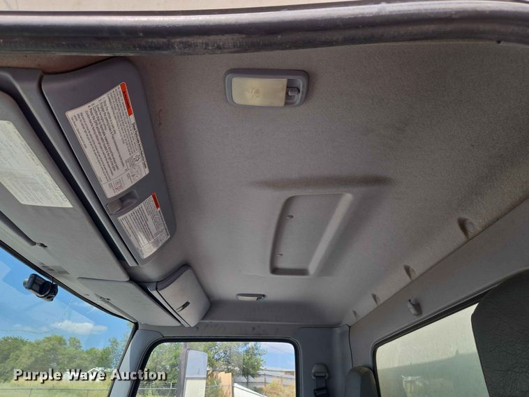 image for item EW8616 2010 Hino 268 box truck