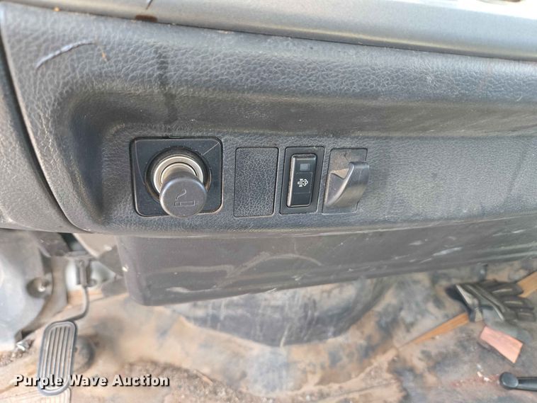 image for item EW8616 2010 Hino 268 box truck