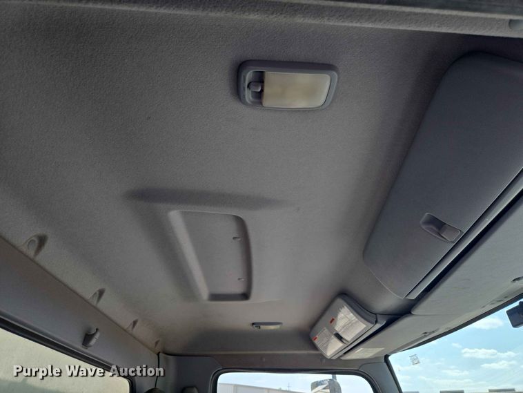 image for item EW8616 2010 Hino 268 box truck
