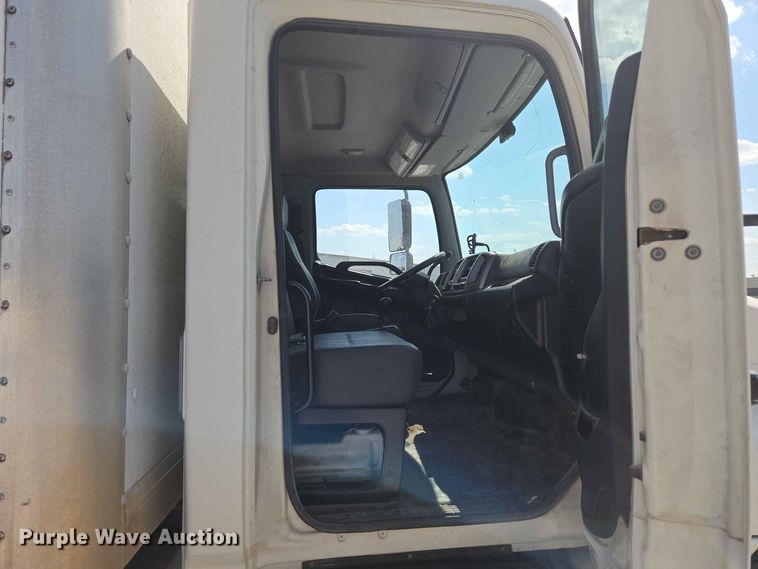 image for item EW8616 2010 Hino 268 box truck