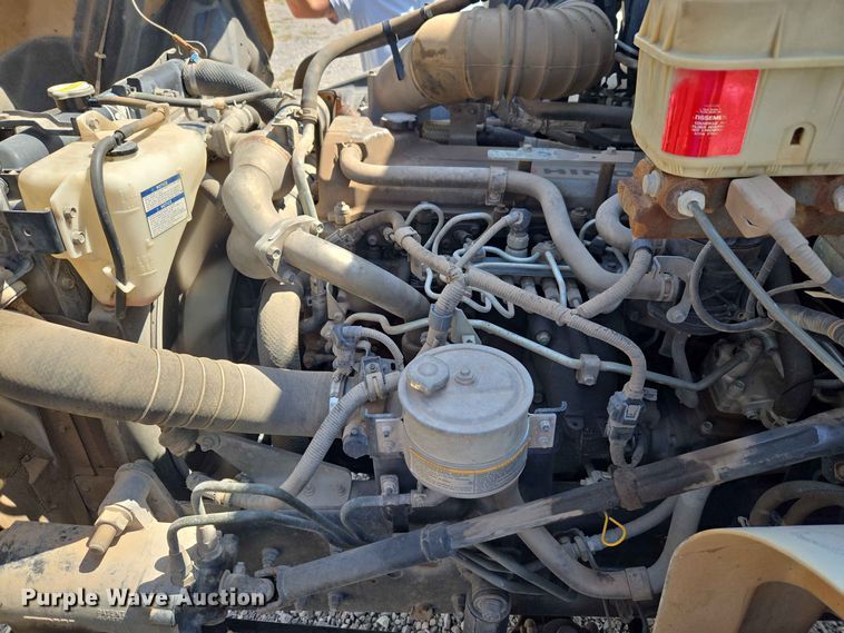 image for item EW8616 2010 Hino 268 box truck