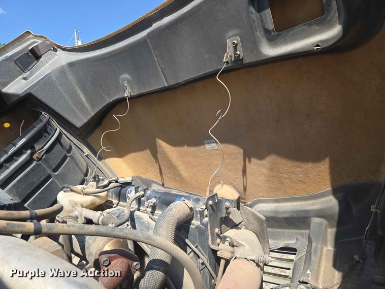 image for item EW8616 2010 Hino 268 box truck