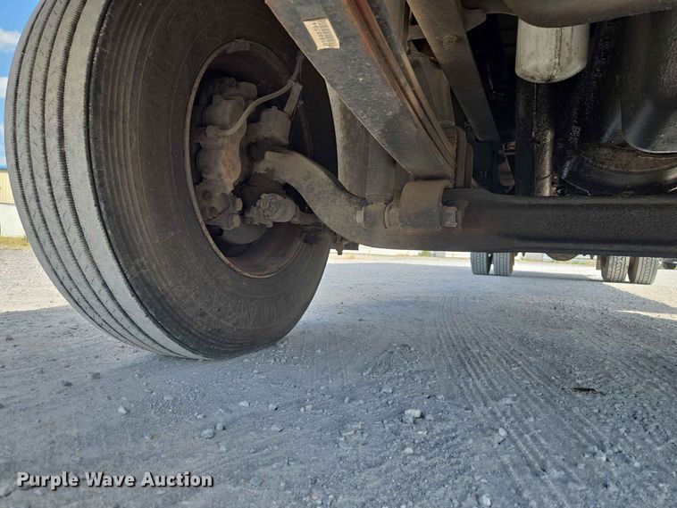 image for item EW8616 2010 Hino 268 box truck