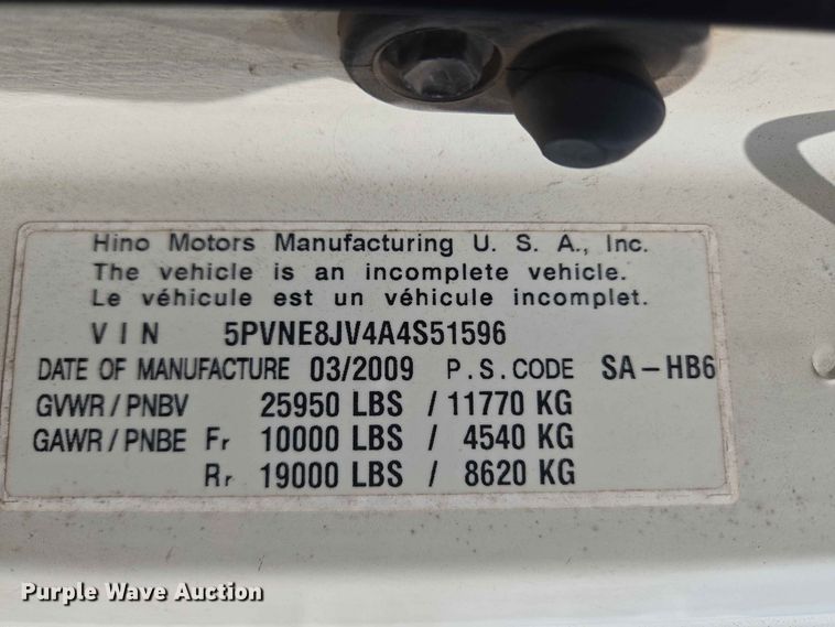 image for item EW8616 2010 Hino 268 box truck