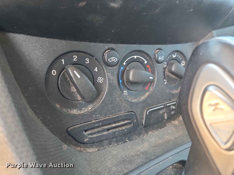image for item EW8617 2015 Ford Transit Connect van