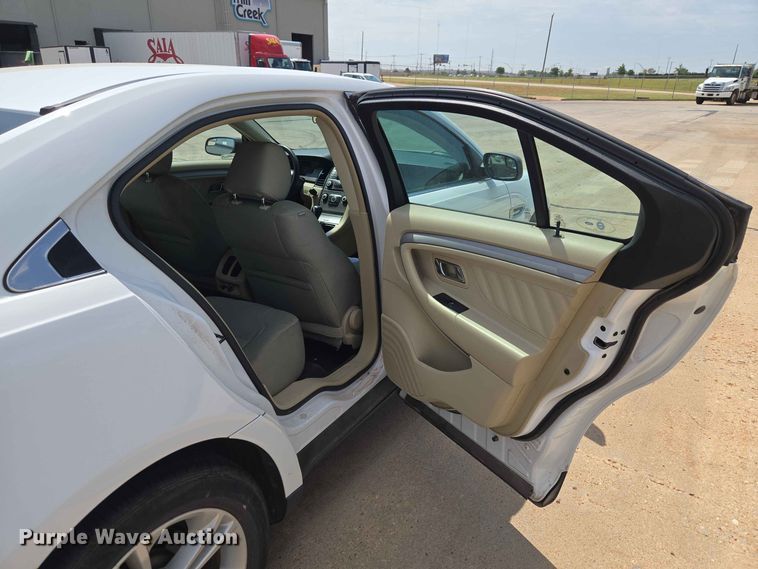 image for item EW8618 2015 Ford Taurus 