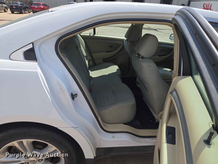 image for item EW8618 2015 Ford Taurus 