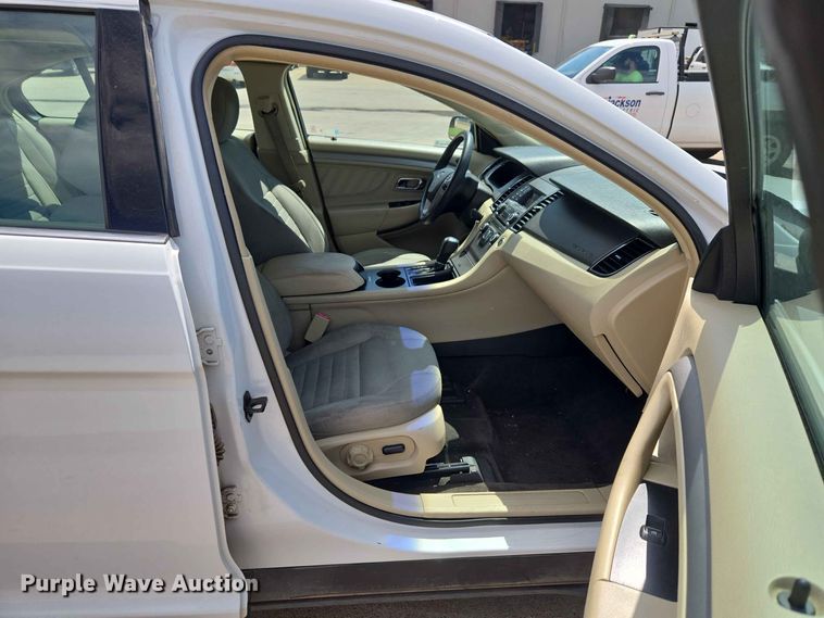 image for item EW8618 2015 Ford Taurus 