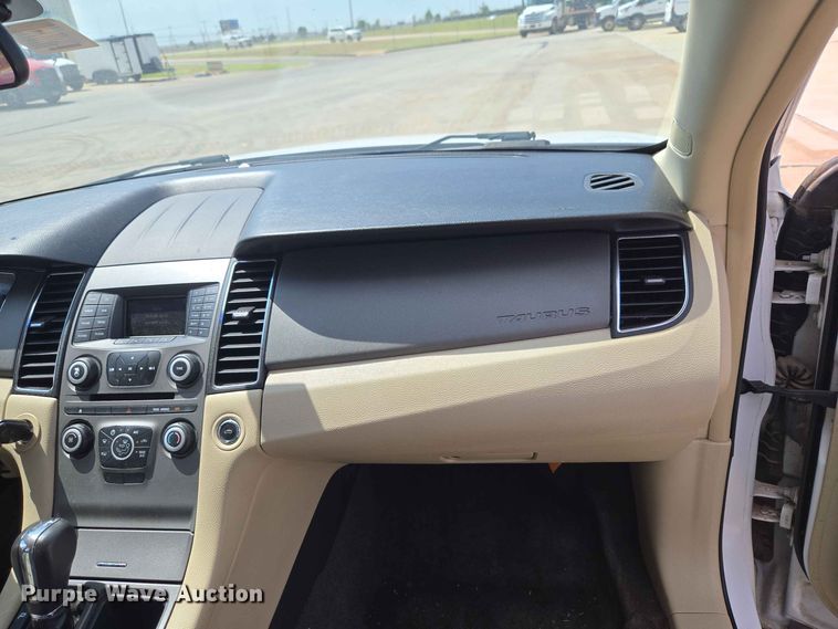 image for item EW8618 2015 Ford Taurus 