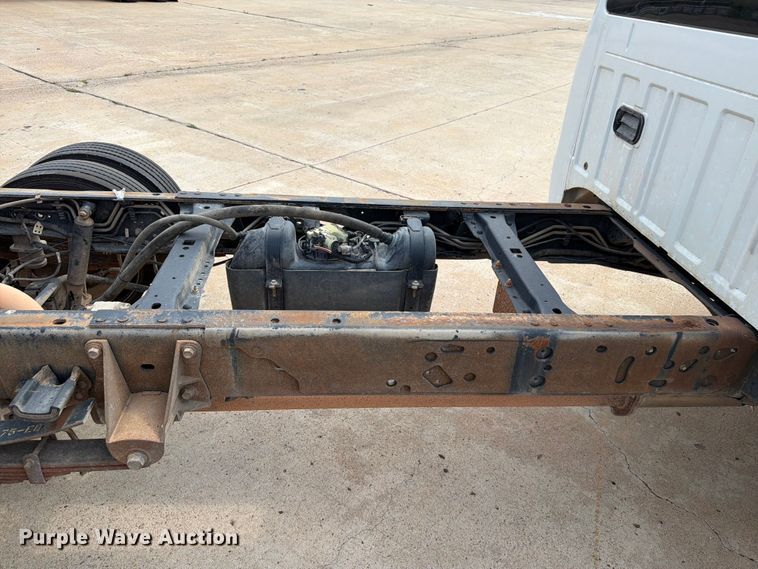 image for item EW8623 2012 Ford F550 Super Duty Crew Cab truck cab and chassis