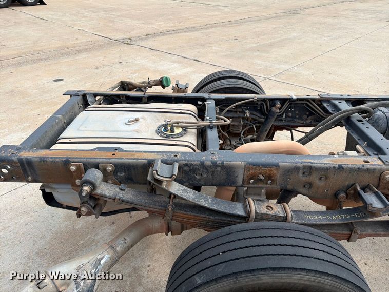 image for item EW8623 2012 Ford F550 Super Duty Crew Cab truck cab and chassis