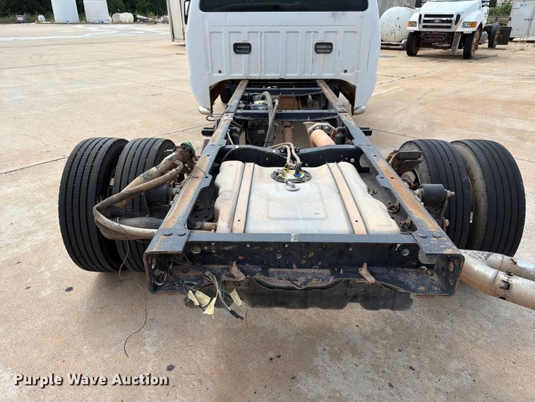 image for item EW8623 2012 Ford F550 Super Duty Crew Cab truck cab and chassis