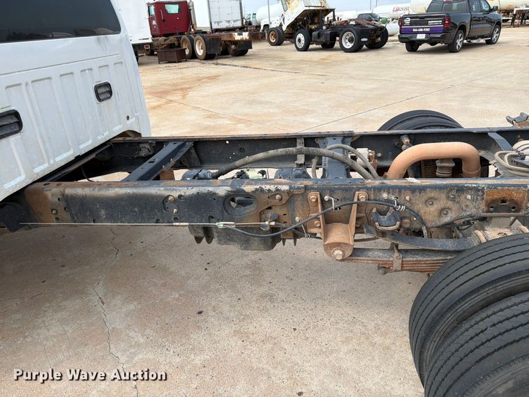 image for item EW8623 2012 Ford F550 Super Duty Crew Cab truck cab and chassis