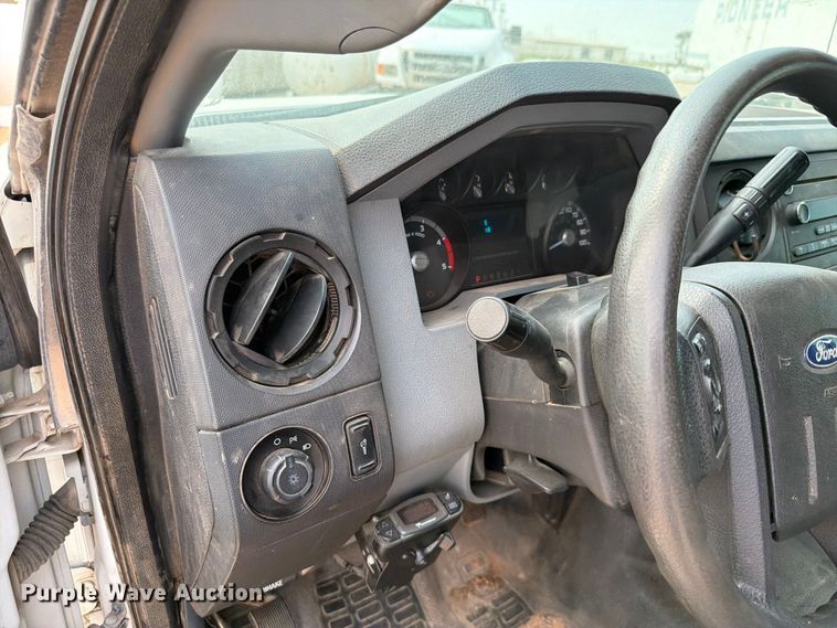 image for item EW8623 2012 Ford F550 Super Duty Crew Cab truck cab and chassis