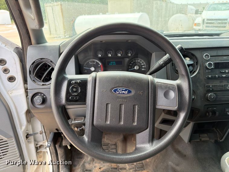 image for item EW8623 2012 Ford F550 Super Duty Crew Cab truck cab and chassis
