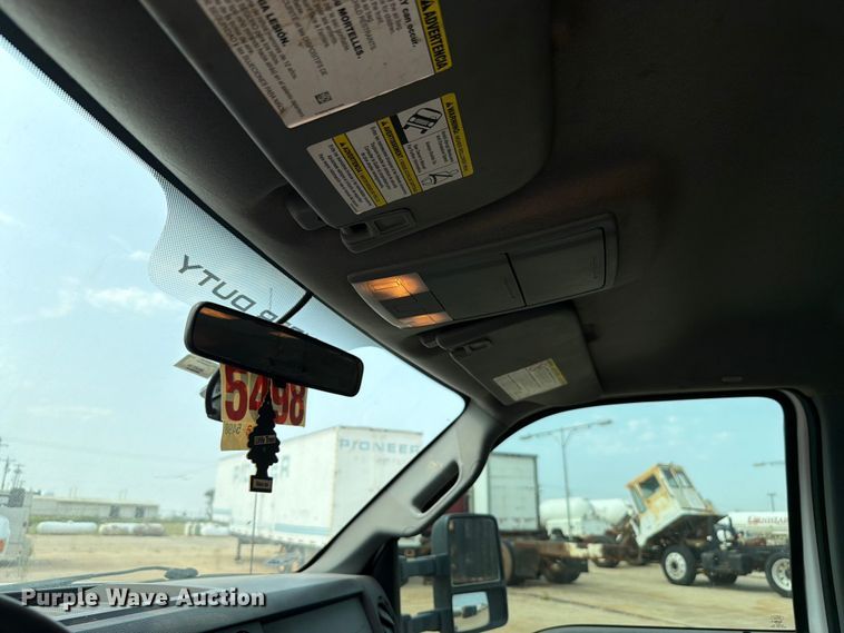 image for item EW8623 2012 Ford F550 Super Duty Crew Cab truck cab and chassis