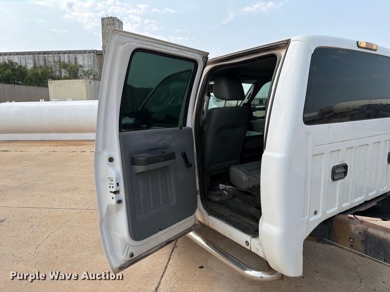 image for item EW8623 2012 Ford F550 Super Duty Crew Cab truck cab and chassis