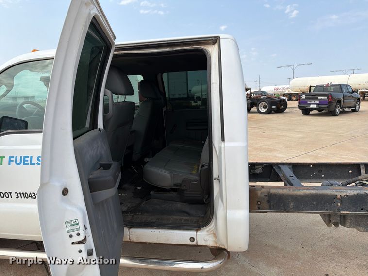 image for item EW8623 2012 Ford F550 Super Duty Crew Cab truck cab and chassis