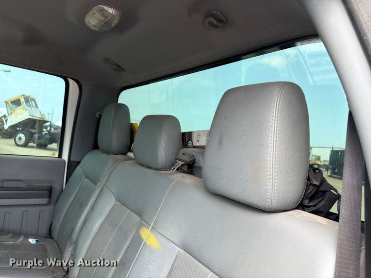 image for item EW8623 2012 Ford F550 Super Duty Crew Cab truck cab and chassis