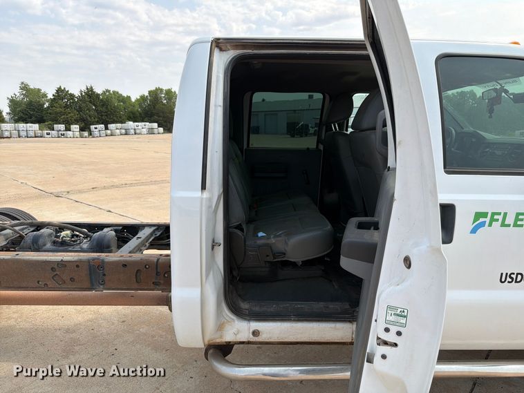 image for item EW8623 2012 Ford F550 Super Duty Crew Cab truck cab and chassis