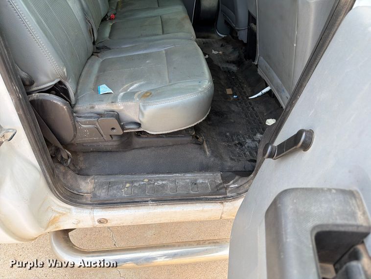 image for item EW8623 2012 Ford F550 Super Duty Crew Cab truck cab and chassis