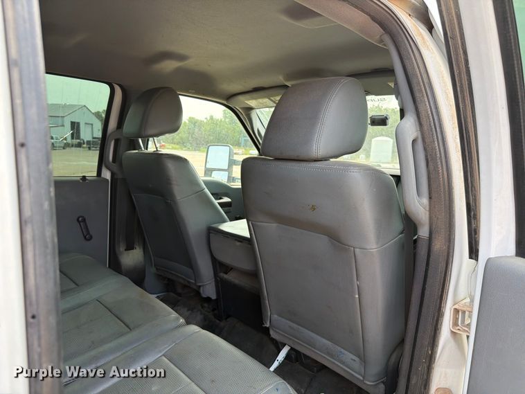 image for item EW8623 2012 Ford F550 Super Duty Crew Cab truck cab and chassis