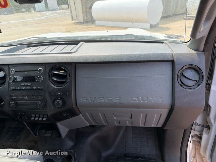 image for item EW8623 2012 Ford F550 Super Duty Crew Cab truck cab and chassis