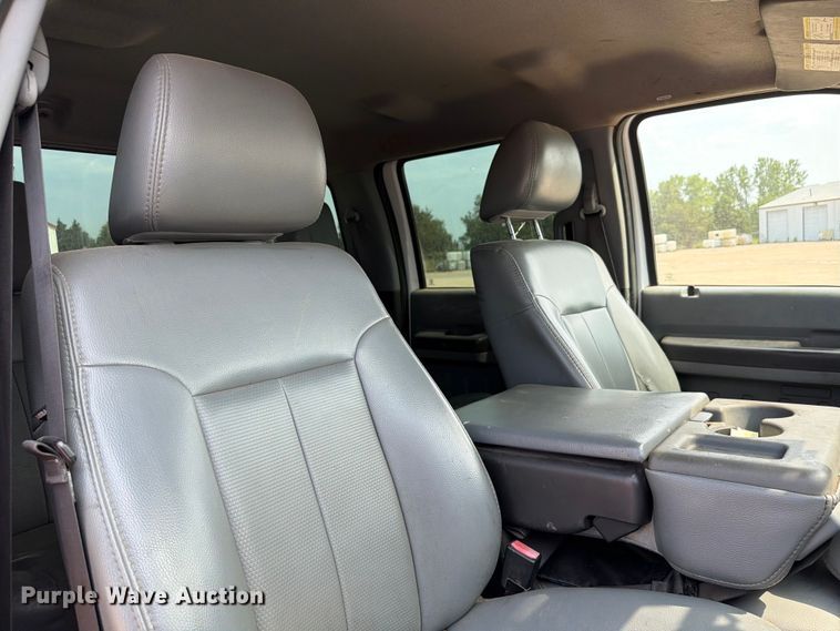 image for item EW8623 2012 Ford F550 Super Duty Crew Cab truck cab and chassis